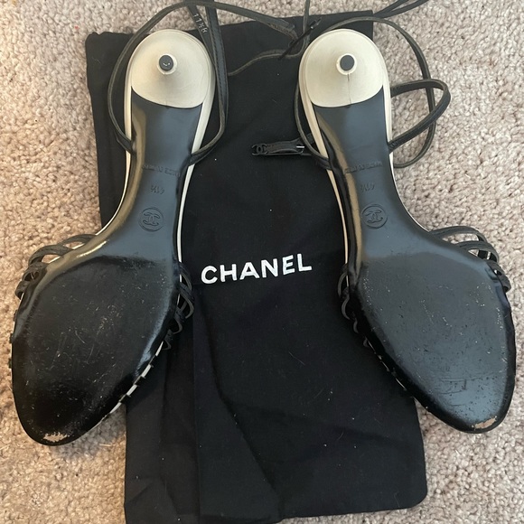 Chanel kitten heel mules 40.5 - Picture 2 of 2